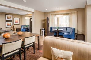 Lobby sitting area - Courtyard by Marriott Gulf Shores Craft Farms (Gulf Shores)