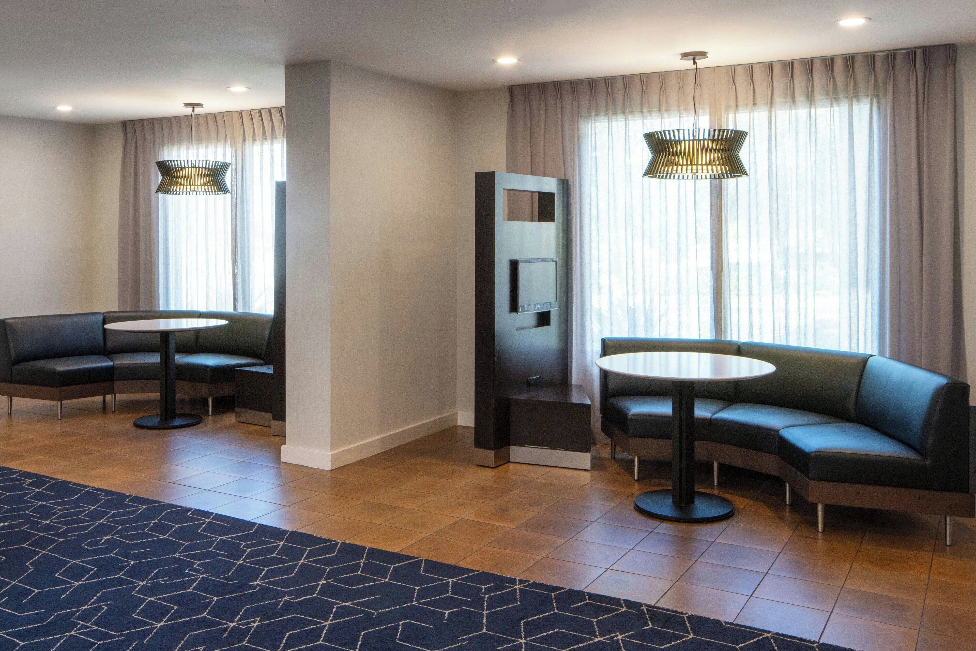 breakfast and dinner served, american cuisine