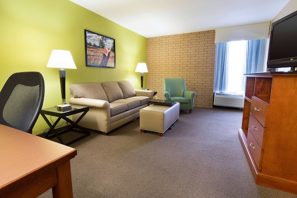 Suite, 1 Bedroom, Non Smoking | Desk, blackout drapes, iron/ironing board, free cribs/infant beds