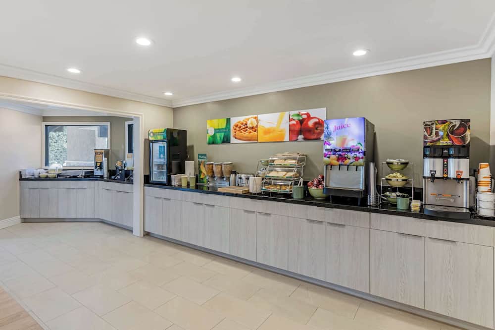 Quality Inn & Suites Anaheim Maingate