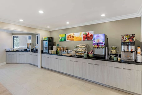 包含每日外带式早餐