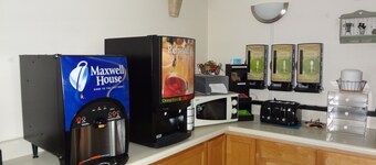 Econo Lodge Colonial