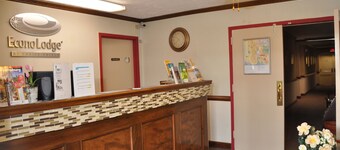 Econo Lodge Colonial