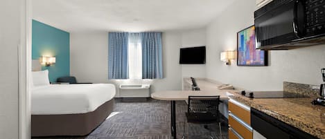 Standard Room, 1 Queen Bed, Non Smoking | Hypo-allergenic bedding, desk, laptop workspace, blackout drapes