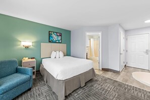 Studio Suite, 1 Queen Bed with Sofa bed, Non Smoking | Hypo-allergenic bedding, desk, laptop workspace, blackout drapes