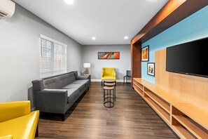 Lobby - MainStay Suites Cincinnati Blue Ash (Cincinnati)