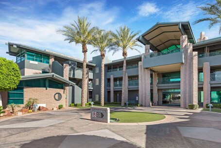 Best Western Plus Sundial - Image 18