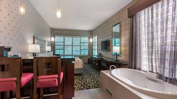 Standard Room, 1 King Bed, Non Smoking, Jetted Tub | In-room safe, desk, laptop workspace, iron/ironing board