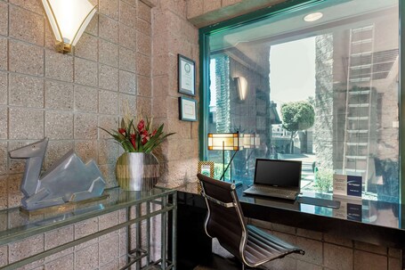 Best Western Plus Sundial - Image 13