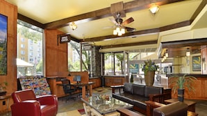 Lobby sitting area - Quality Inn and Suites Seattle Center Downtown (Seattle)