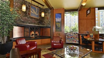 Lobby lounge