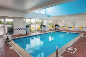 Piscine intérieure
