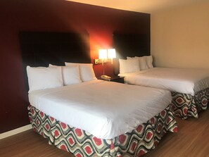 Desk, laptop workspace, blackout drapes, cribs (free) - Red Roof Inn & Suites San Angelo (San Angelo)