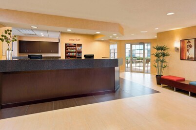 Residence Inn Houston The Woodlands / Lake Front Circle