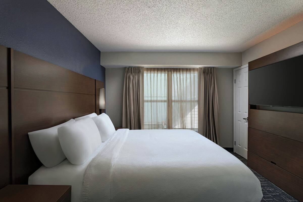 Premium bedding, desk, blackout curtains, iron/ironing board