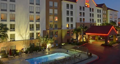 Red Roof Inn PLUS+ San Antonio Downtown - Riverwalk