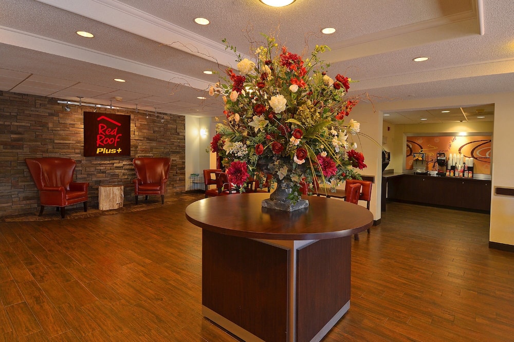 Red Roof Inn PLUS+ San Antonio Downtown - Riverwalk