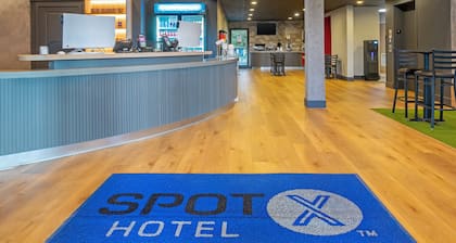SPOT X Hotel Tampa - Wesley Chapel by The Red Collection