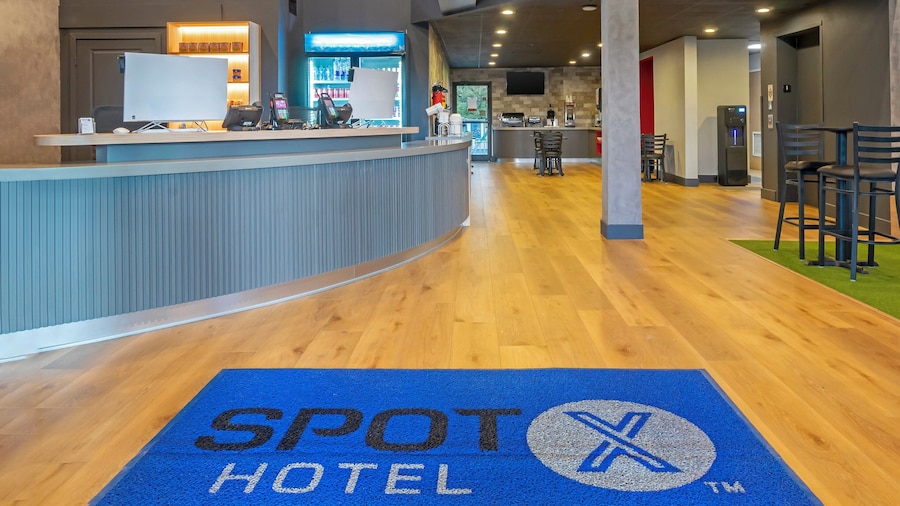 SPOT X Hotel Tampa - Wesley Chapel by The Red Collection