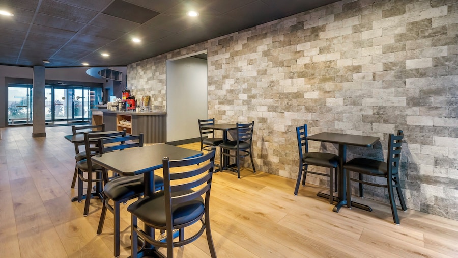 SPOT X Hotel Tampa - Wesley Chapel by The Red Collection