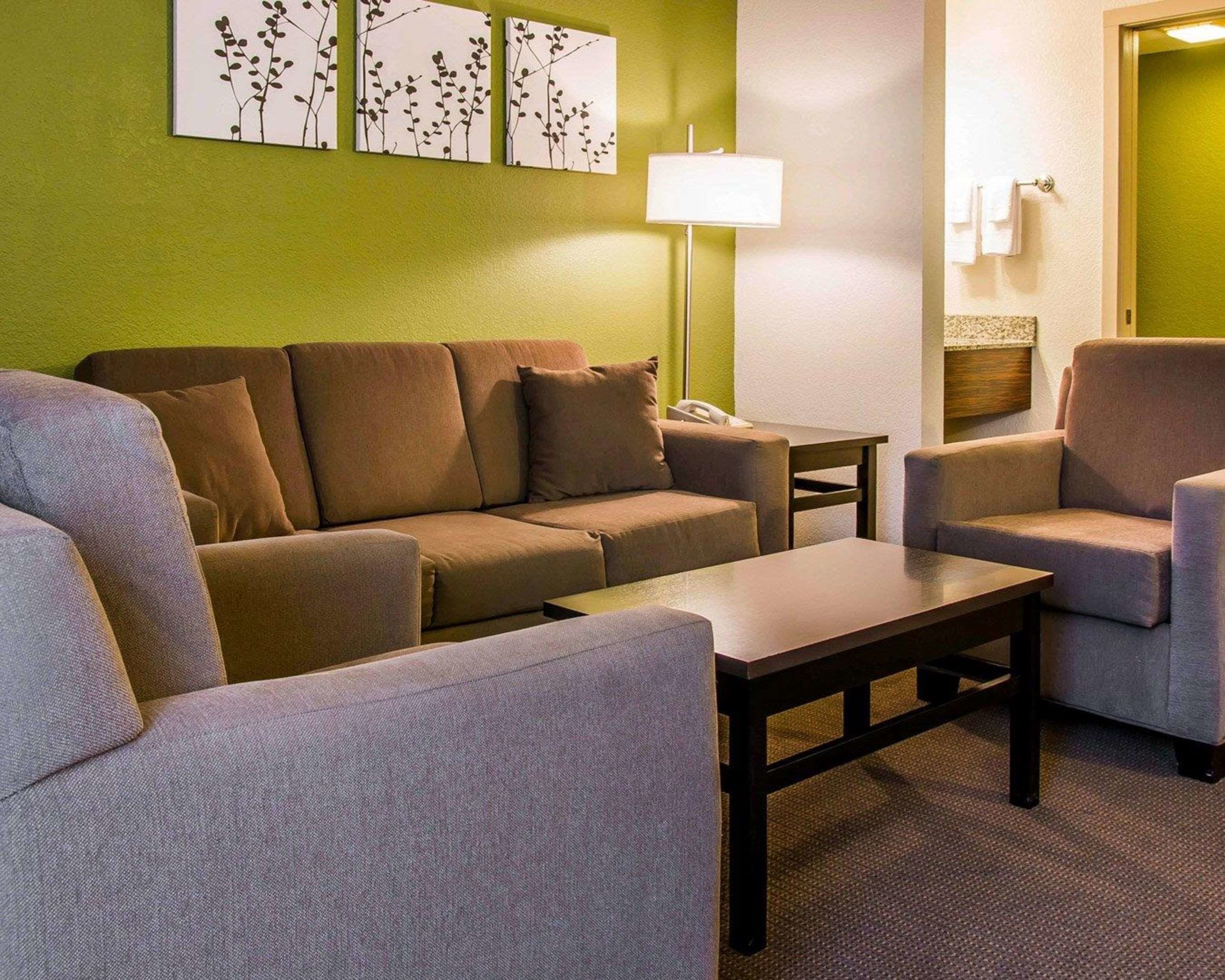 1 bedroom, premium bedding, desk, blackout drapes