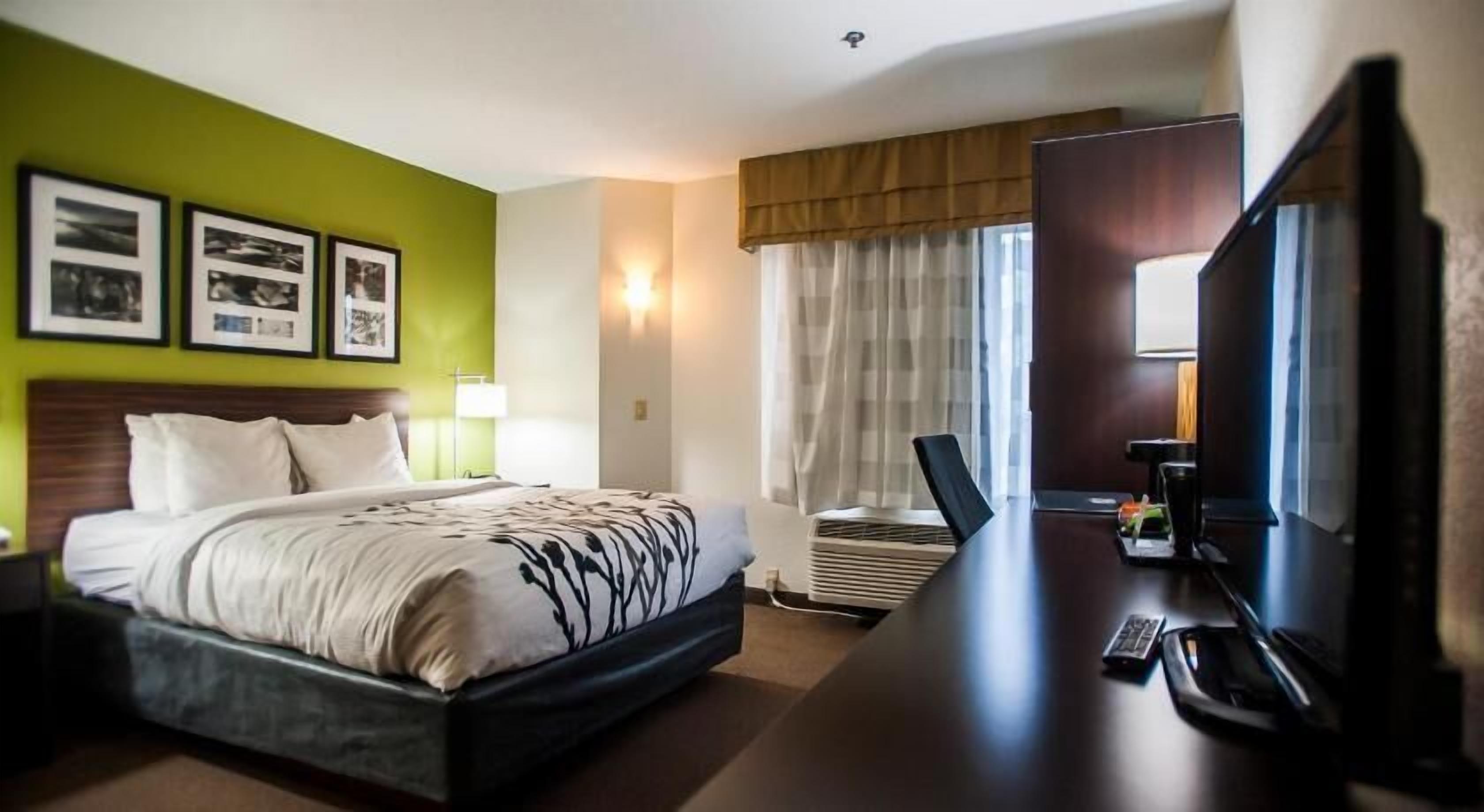 1 bedroom, premium bedding, desk, blackout drapes