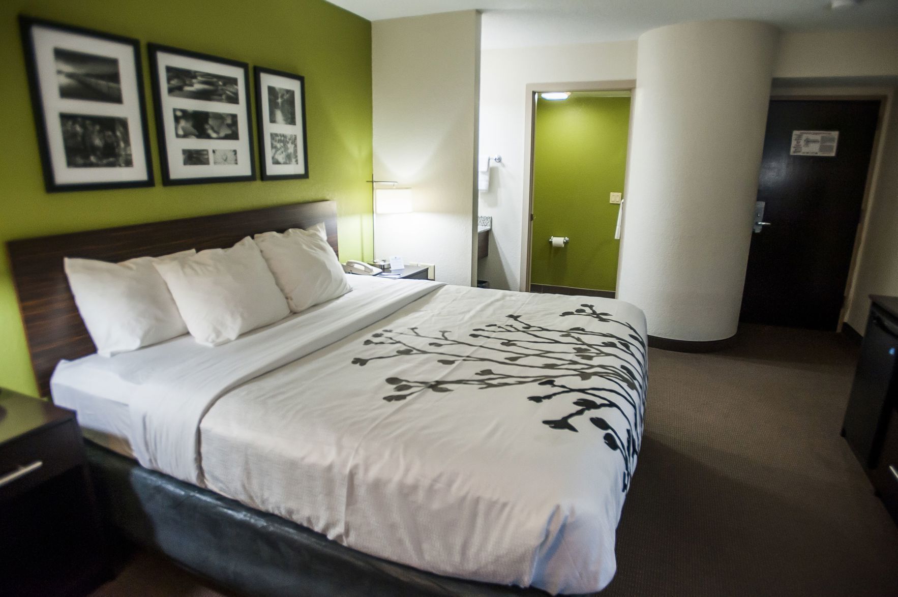 1 bedroom, premium bedding, desk, blackout drapes