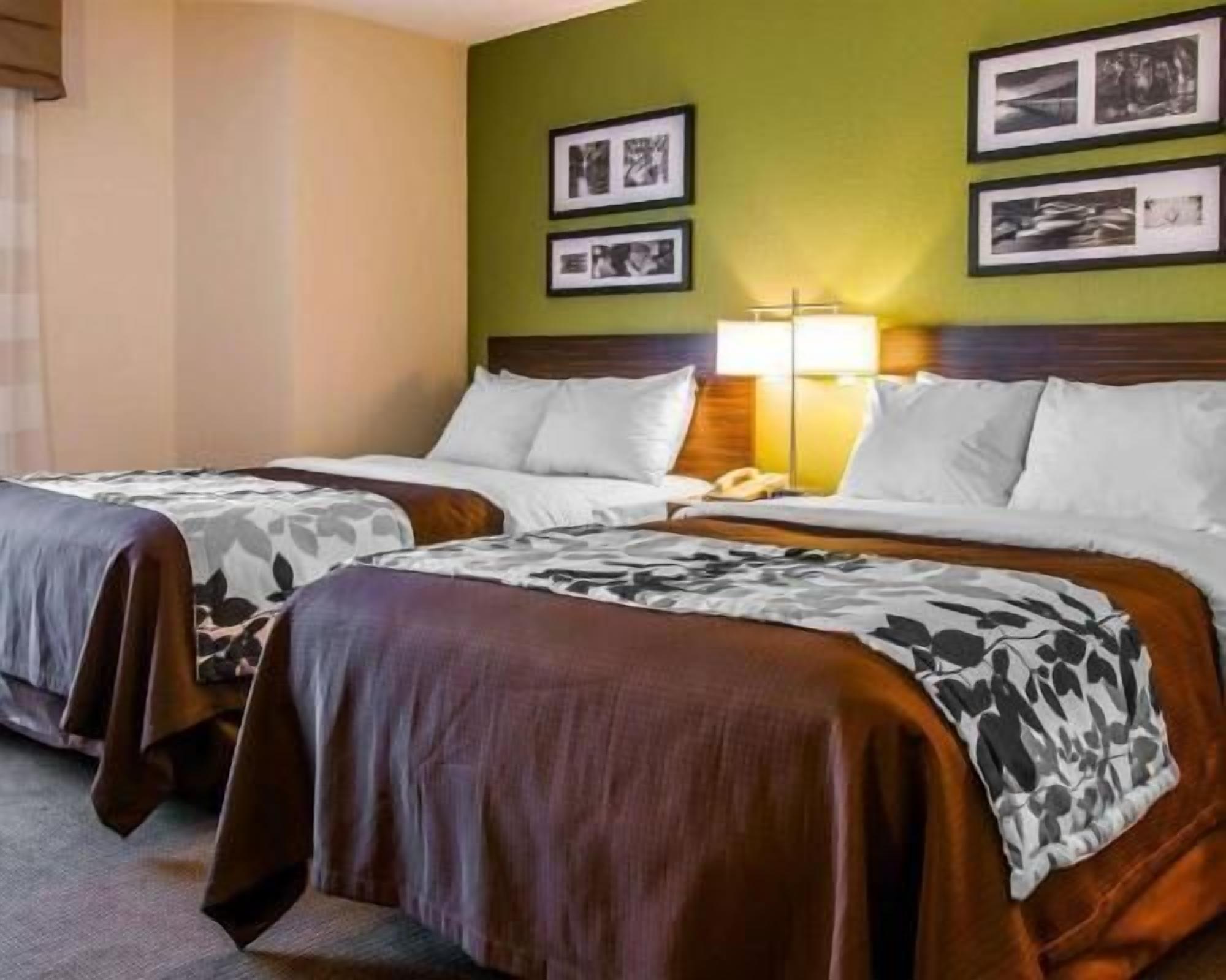 1 bedroom, premium bedding, desk, blackout drapes