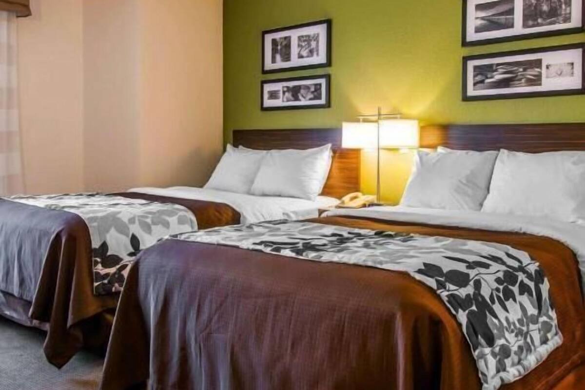 1 bedroom, premium bedding, desk, blackout drapes