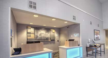 Holiday Inn Express Hotel & Suites Oshkosh by IHG