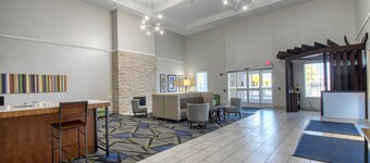 Holiday Inn Express Hotel & Suites Oshkosh by IHG