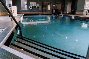 Indoor pool, sun loungers