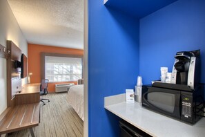 Standard Room, 1 King Bed (Extra Floor Space) | Desk, iron/ironing board, free WiFi