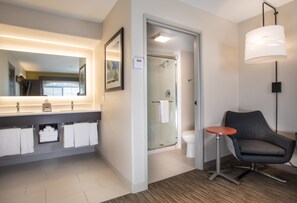 Free toiletries, hair dryer, towels - Holiday Inn Express Prescott by IHG (Prescott)