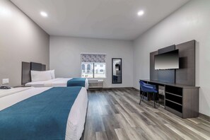 Laptop workspace, blackout drapes, iron/ironing board, free WiFi - Motel 6 Brenham, TX (Brenham)