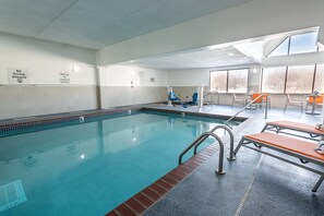 Indoor pool, pool loungers