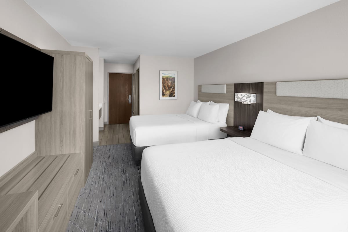 Minibar y caja de seguridad en la habitación