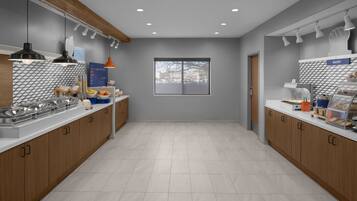 ๋งค์ผ ํ
์ดํฌ์์ ๋ฌด๋ฃ ์์นจ ์์ฌ ํฌํจ