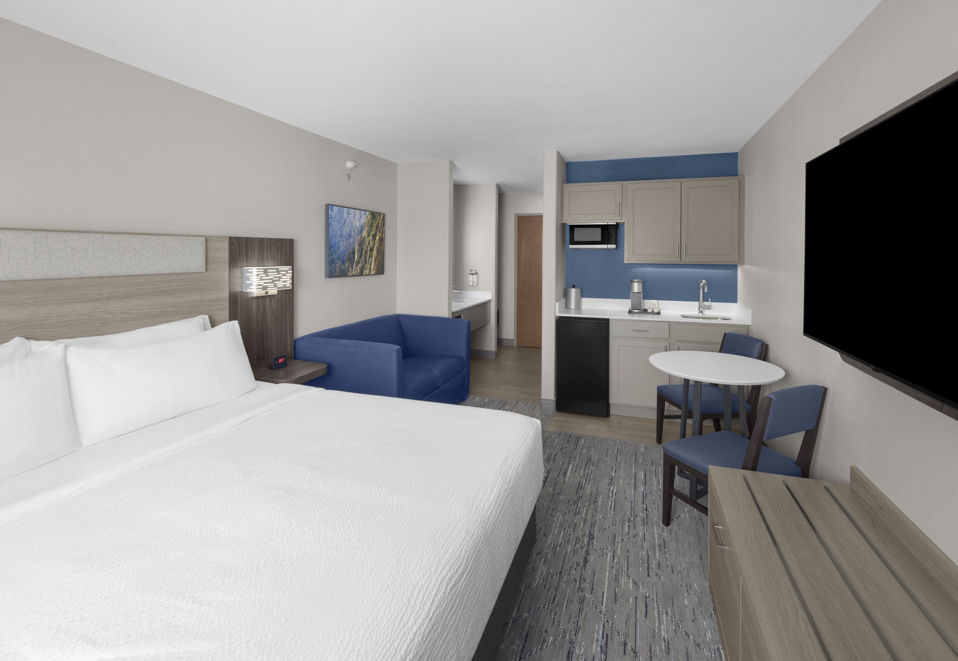 Minibar y caja de seguridad en la habitación 