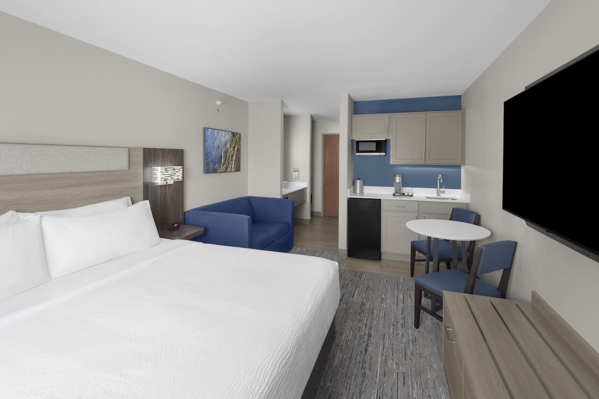 Svit - 1 kingsize-säng | Minibar, värdeförvaringsskåp på rummet och arbetsyta för laptop