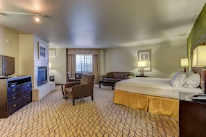 Minibar, in-room safe, laptop workspace, blackout curtains