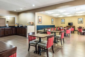 Desayuno buffet incluido todos los días