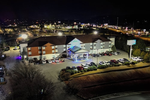Holiday Inn Express & Suites Knoxville-North-I-75 Exit 112 by IHG