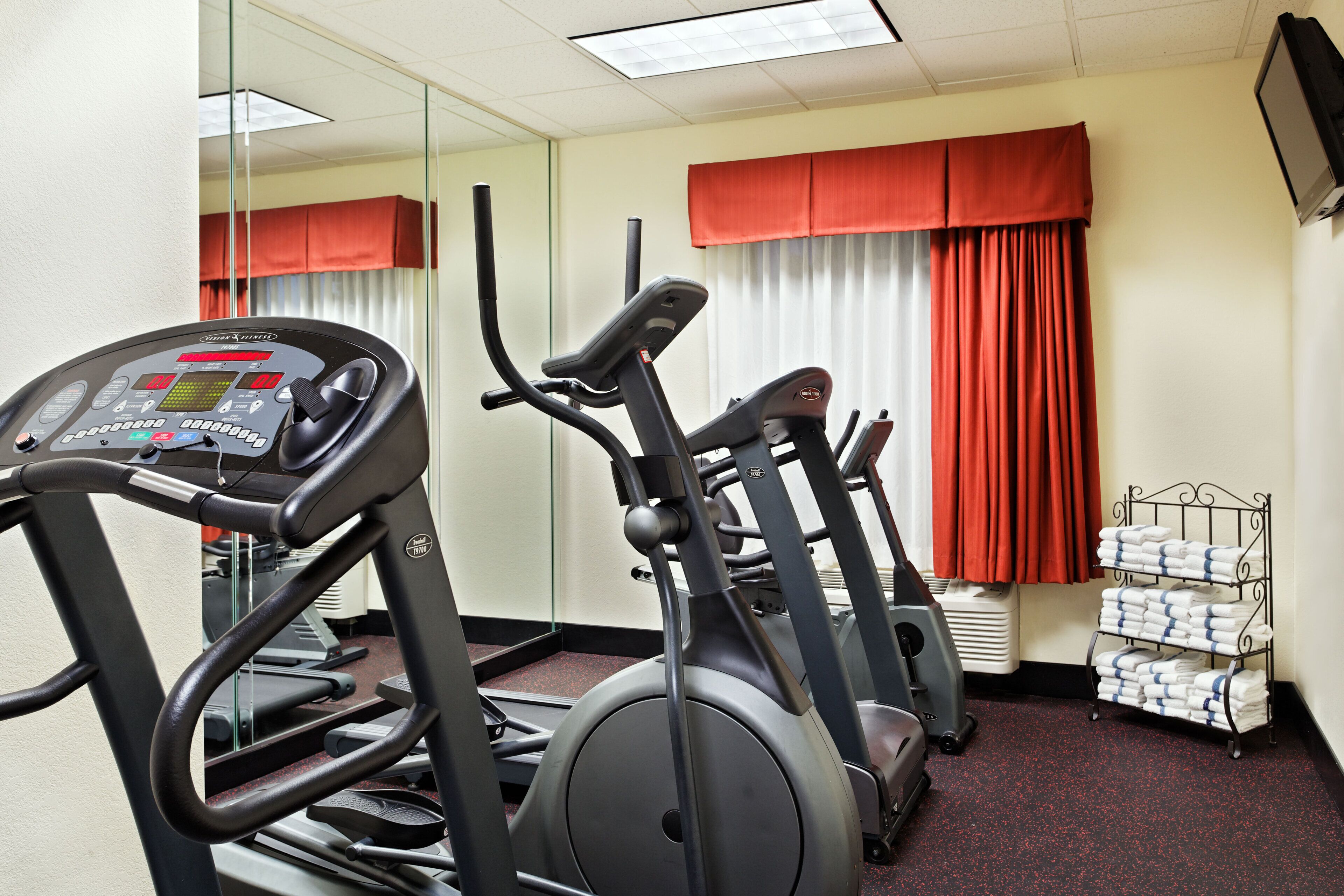 Photo - Holiday Inn Express & Suites Knoxville-North-I-75 Exit 112 by IHG
