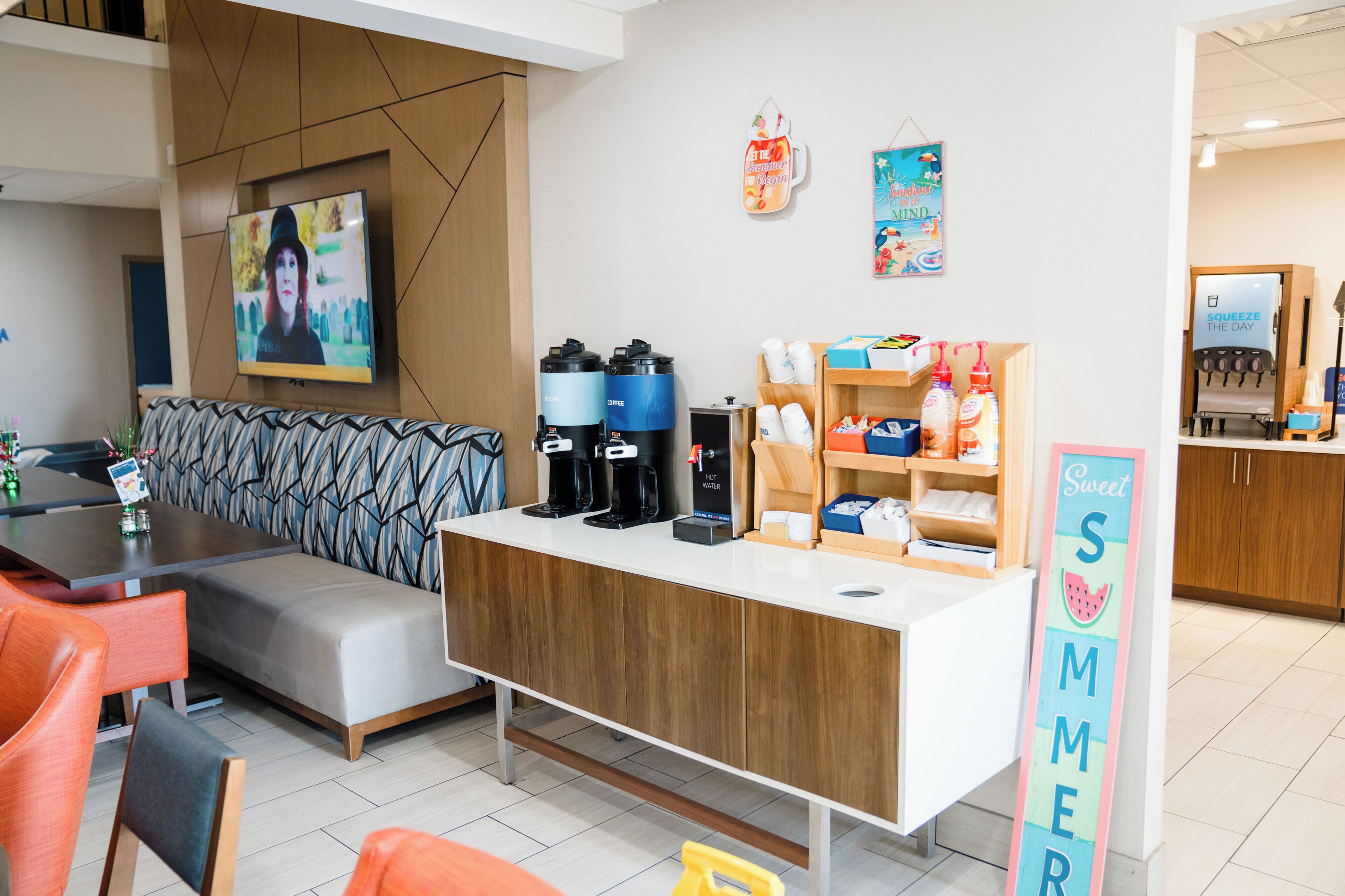 ฝ่ายต้อนรับ