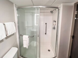 Standardzimmer, 1 King-Bett | Bettwäsche aus ägyptischer Baumwolle, hochwertige Bettwaren, Zimmersafe