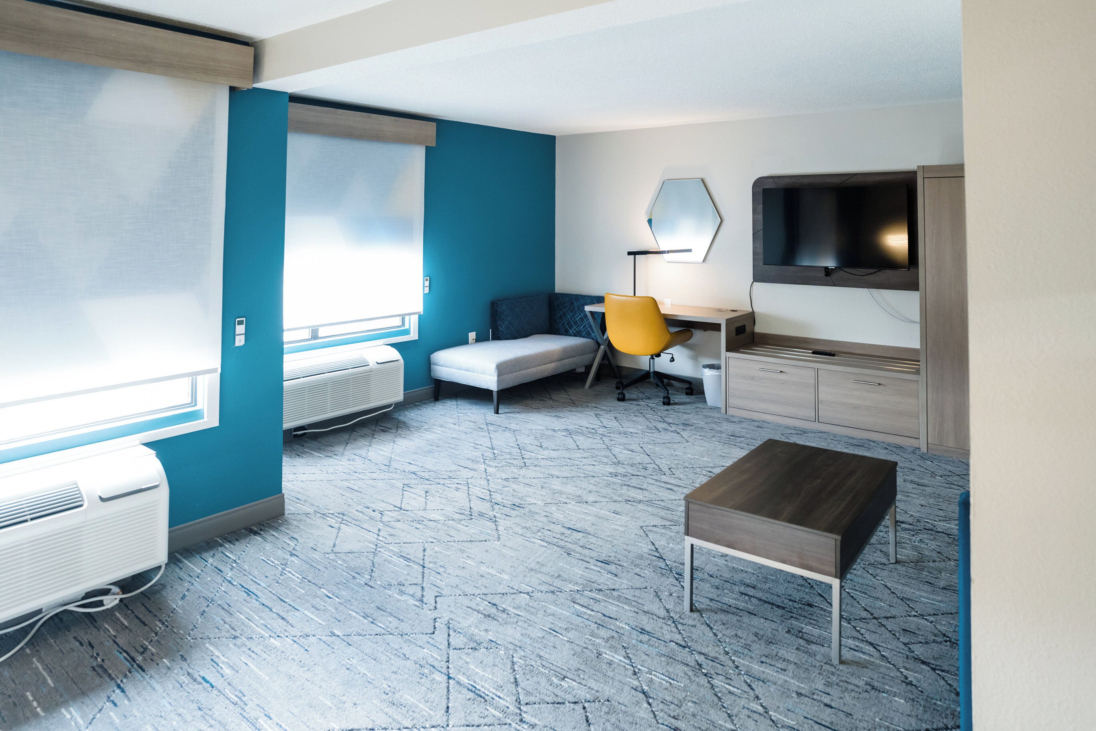 Photo - Holiday Inn Express & Suites Knoxville-North-I-75 Exit 112 by IHG