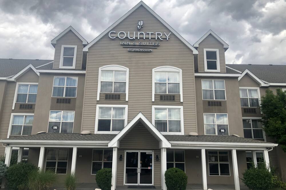 Country Inn & Suites by Radisson, West Valley City, UT