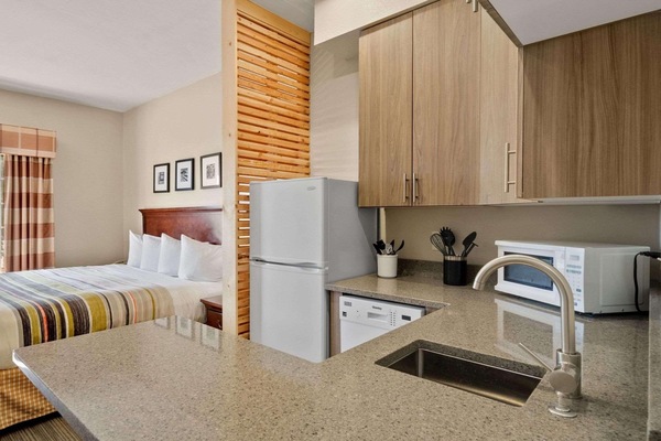 In-room safe, desk, iron/ironing board, rollaway beds