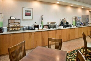 Free daily continental breakfast 